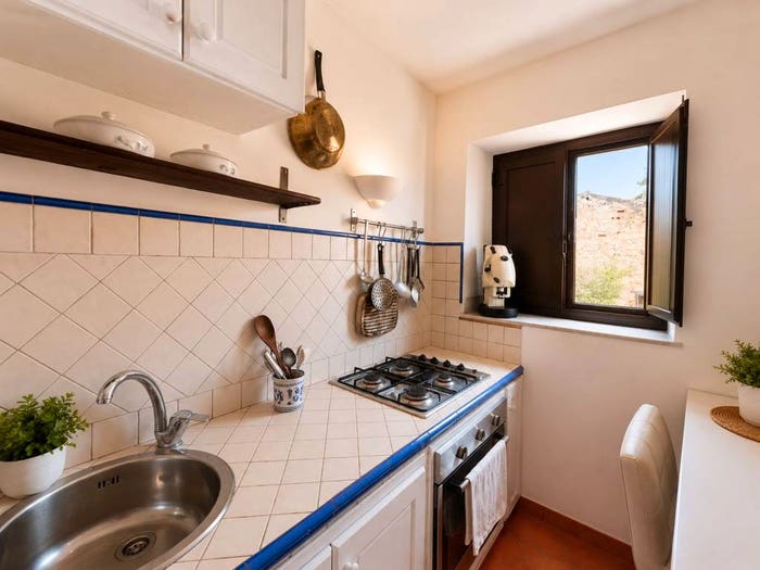 Appartamento monolocale in vendita in Vicolo Pipitone, Acquasanta, Palermo