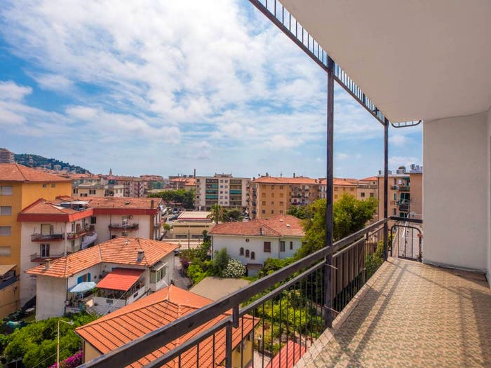 Appartamento trilocale in vendita in Via Privata Risso, Porto Maurizio, Imperia