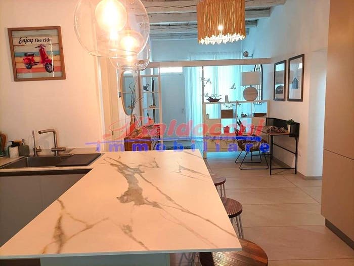 Casa con 6 locali in vendita in Passeggi Don Gentili, Fano