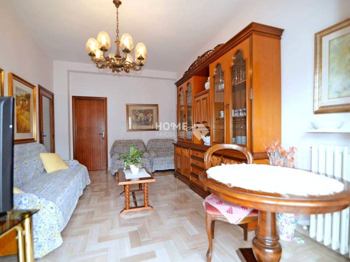Appartamento quadrilocale in vendita in Via Urbino, Centro, Macerata