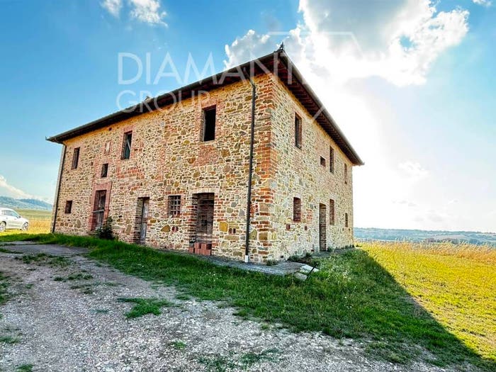 Casa con 6 locali in vendita in Paciano