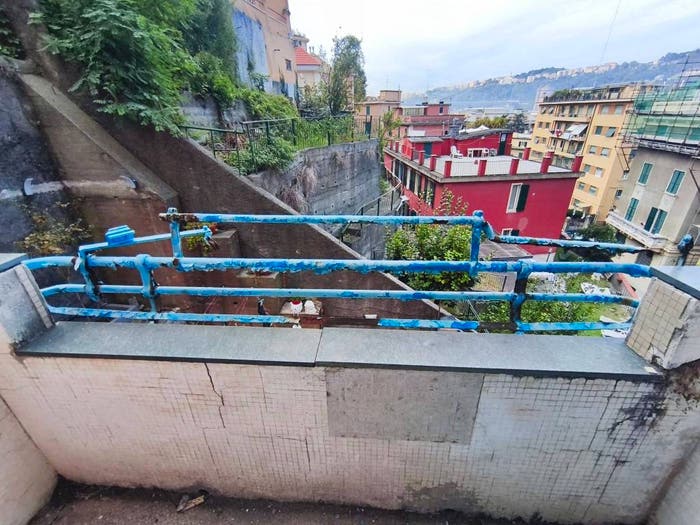 Appartamento con 5 locali in vendita in Via Zella, Certosa, Genova
