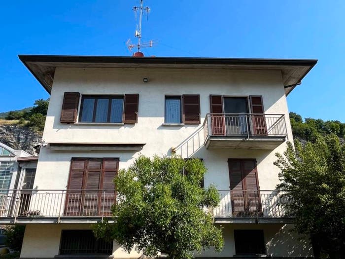 Casa con 6 locali in vendita in VIA VITTORIO VENETO, Canzo