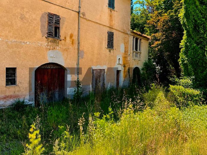Casa con 6 locali in vendita in Via Case Fabbrizi, Gualdo Tadino
