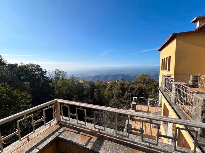 Casa con 6 locali in vendita in Via Giacomo Scalini, Brunate