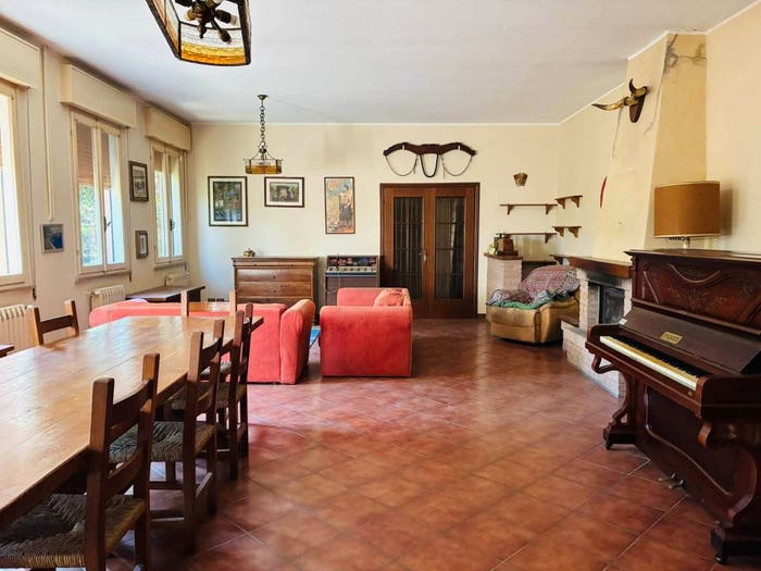 Casa con 6 locali in vendita in Moglia