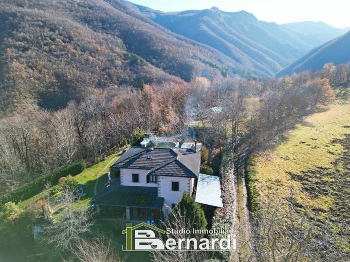 Casa con 5 locali in vendita in Via Sasseto, Fanano