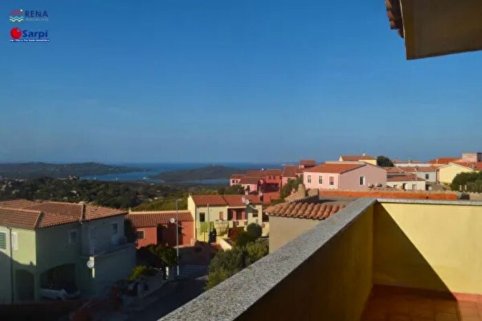 Appartamento trilocale in vendita in Via Demuro, Santa Teresa Gallura