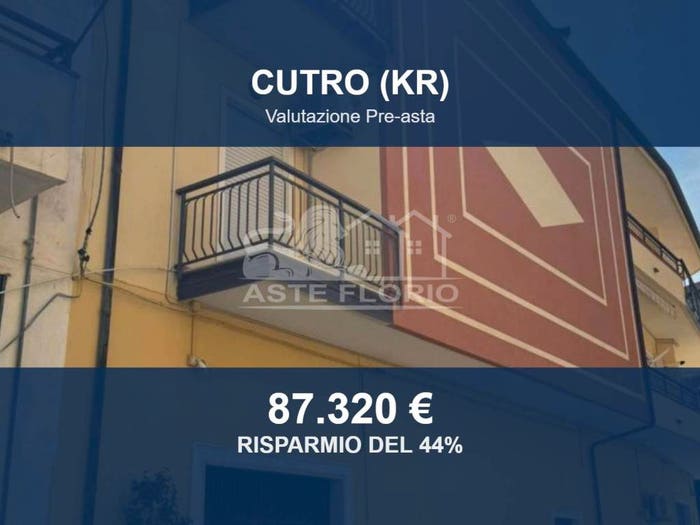 Casa quadrilocale in vendita in Viale della Pace, Centro, Cutro