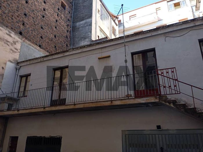 Casa quadrilocale in vendita in Viale Mario Rapisardi, Ferrarotto Acquedotto Greco, Catania