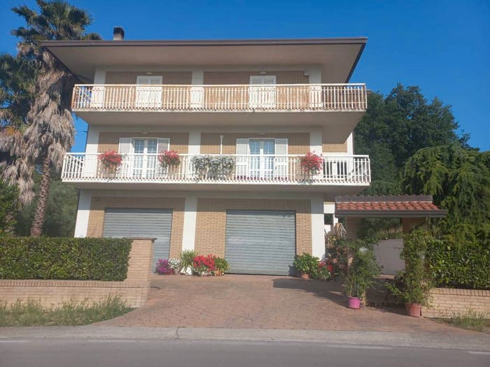 Appartamento quadrilocale in vendita in Corso Nazionale, Piane D'Archi Quadroni, Archi