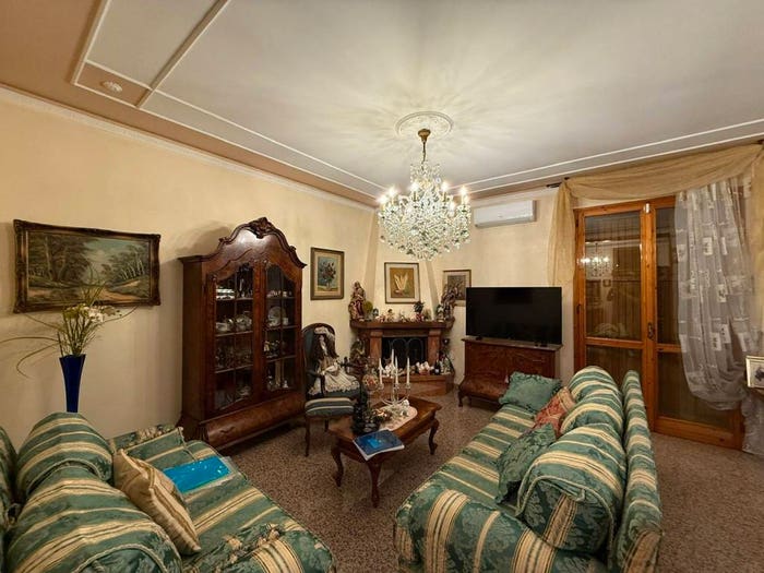 Casa con 6 locali in vendita in Via Lodi, Morane Contrada, Modena