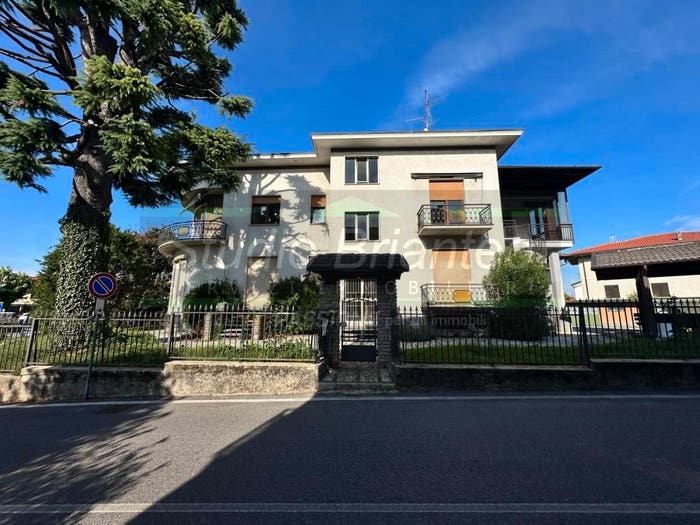 Casa con 6 locali in vendita in Centro, Brenna