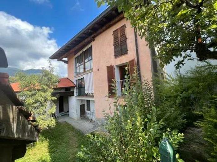 Casa con 6 locali in vendita in Frazione Uccelli, Caprile