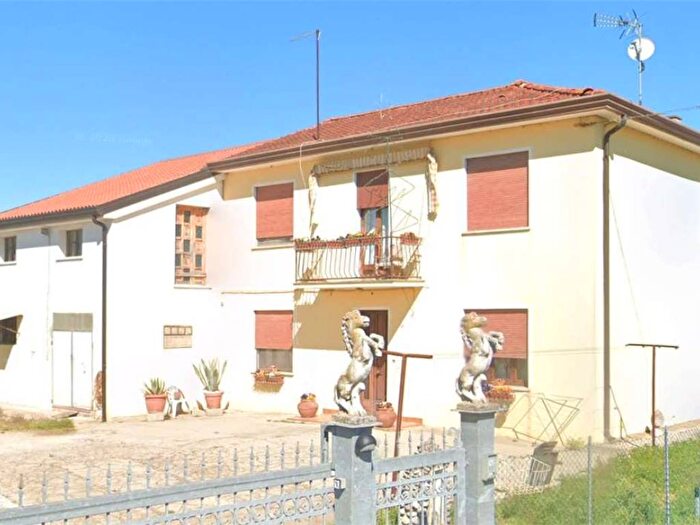 Appartamento con 6 locali in vendita in Via Quarrin, Codevigo
