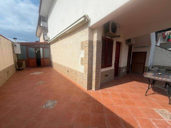 Appartamento quadrilocale in vendita in Via Caterina Carbone, Rometta Marea, Rometta