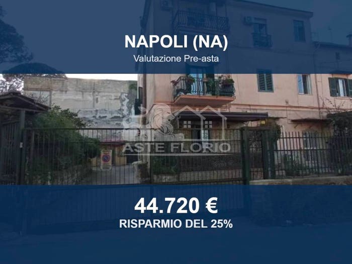 Appartamento con 5 locali in vendita in Via Comunale Santa Croce ad Orsolone, Rione Alto Camaldoli, Napoli
