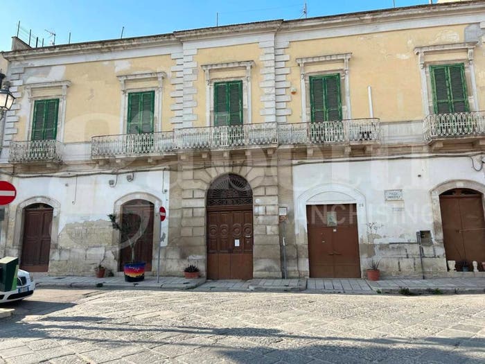 Casa con 6 locali in vendita in Centro, Canosa di Puglia