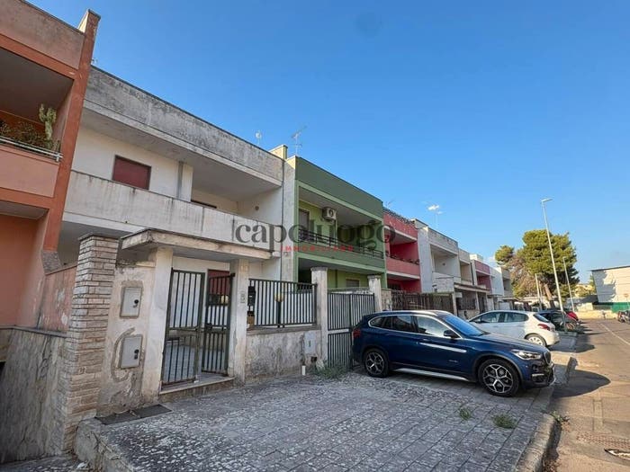 Casa con 6 locali in vendita in Via Flli Rosselli, Trepuzzi
