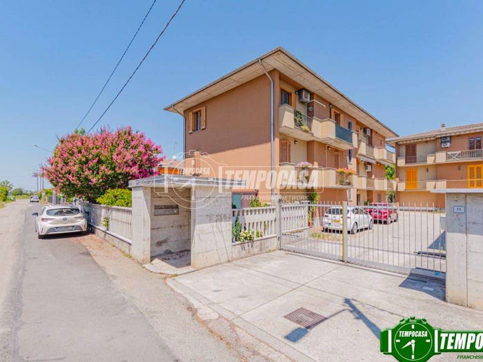 Appartamento trilocale in vendita in Via G Verdi, Centro, Albuzzano