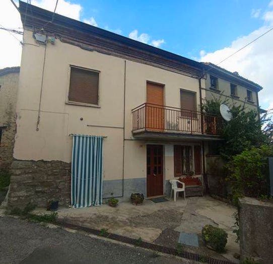 Casa quadrilocale in vendita in Alta Val Tidone