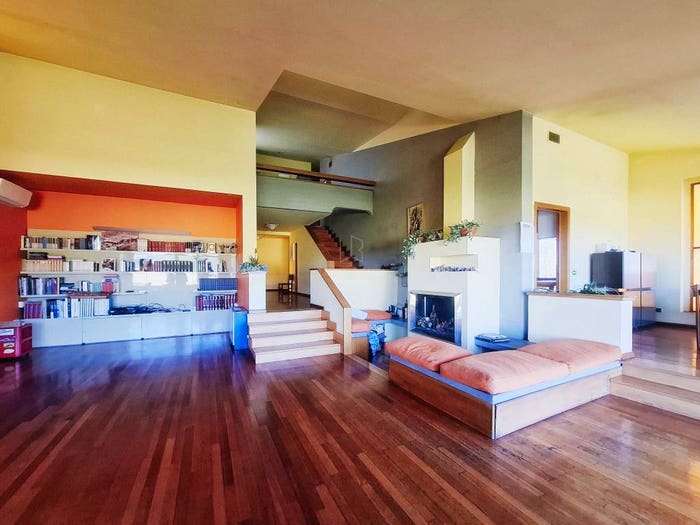 Casa con 6 locali in vendita in La Pace Staggiano, Arezzo