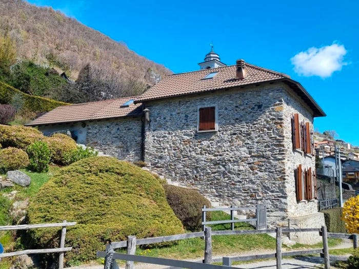 Casa trilocale in vendita in Via Oratorio Madonna del Sasso, Caprezzo