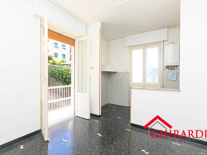 Appartamento bilocale in vendita in Via Antonio Sant'Elia, Sestri Ponente, Genova