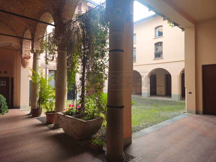 Appartamento con 6 locali in vendita in Via Ala Ponzone, Centro, Cremona