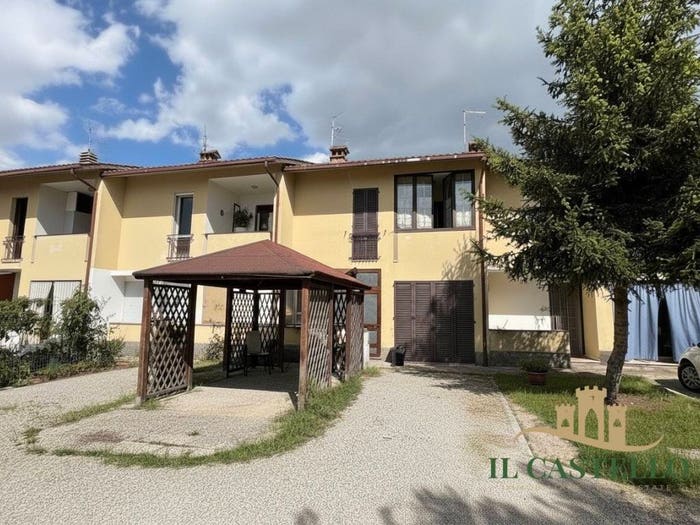 Appartamento trilocale in vendita in Via Maggio, Pozzuolo, Castiglione del Lago