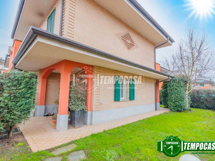Casa quadrilocale in vendita in Via Benedetto Croce, Giussago