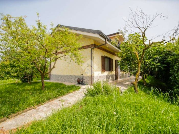 Casa quadrilocale in vendita in VIA RIVAROLO BOSSOLE, Lombardore