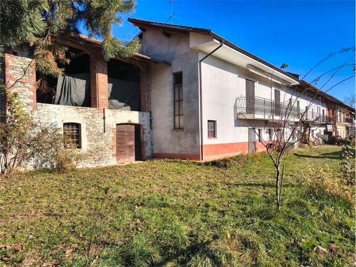 Casa con 6 locali in vendita in Via Ghiare, Barge