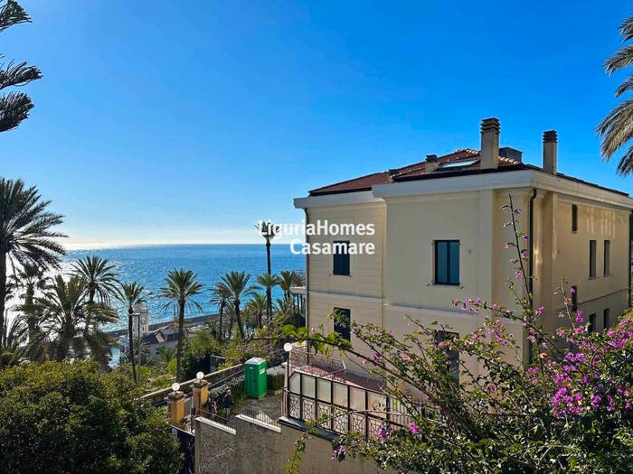 Appartamento con 6 locali in vendita in Via dei Colli, Centro Storico Sant'Ampelio, Bordighera
