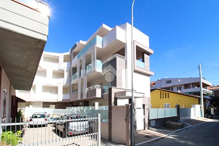 Appartamento trilocale in vendita in Via Firenze, Tortoreto