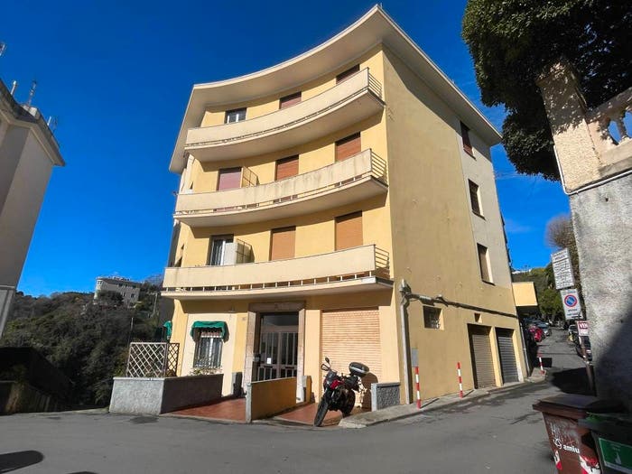 Appartamento trilocale in vendita in Via Amerigo Vespucci, Pegli, Genova