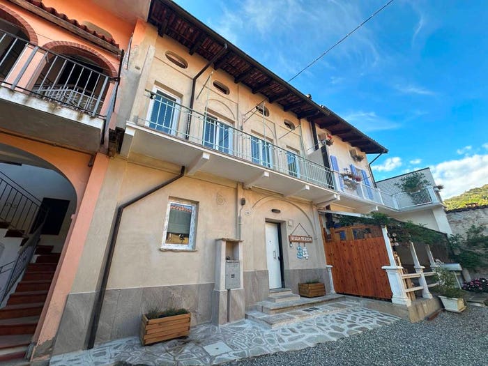 Casa con 6 locali in vendita in Via Oremo, Pollone