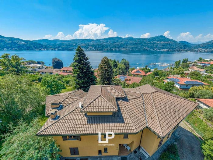 Casa con 6 locali in vendita in Via Roncaccio, Centro, Ranco