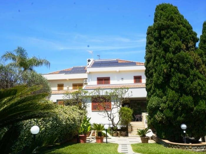 Casa con 6 locali in vendita in Via Giovanni Rosciglione, Mondello Valdesi, Palermo