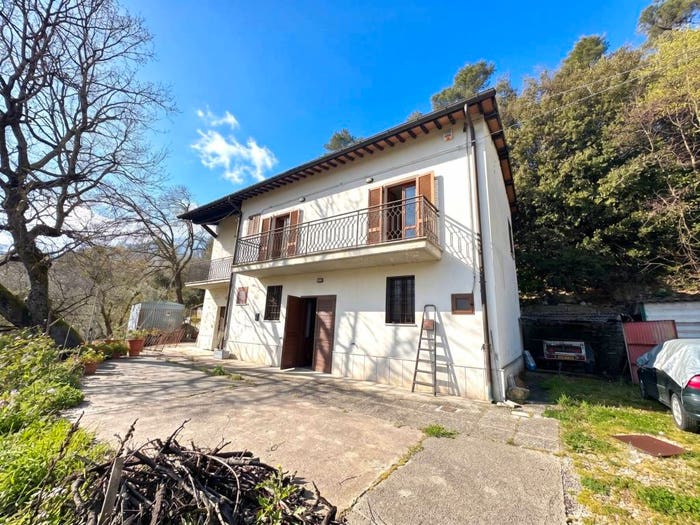 Casa con 6 locali in vendita in Case Sparse le Mura, Ferentillo