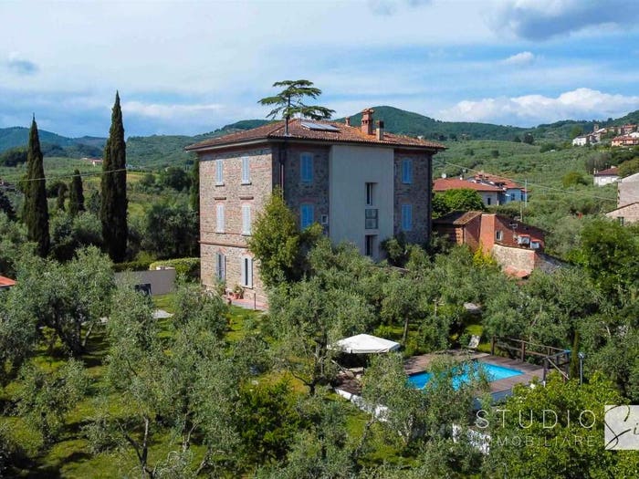 Casa con 6 locali in vendita in Via Fonda, Larciano