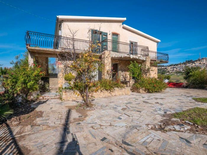 Casa con 6 locali in vendita in Via Gela, Centro, Caltagirone