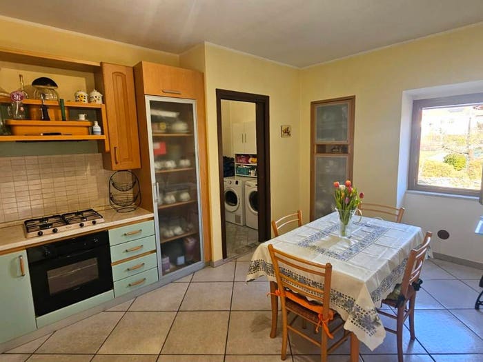 Appartamento con 5 locali in vendita in Via Regina Villa, Centro, Gozzano