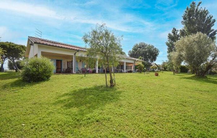 Casa con 6 locali in vendita in Montalto di Castro