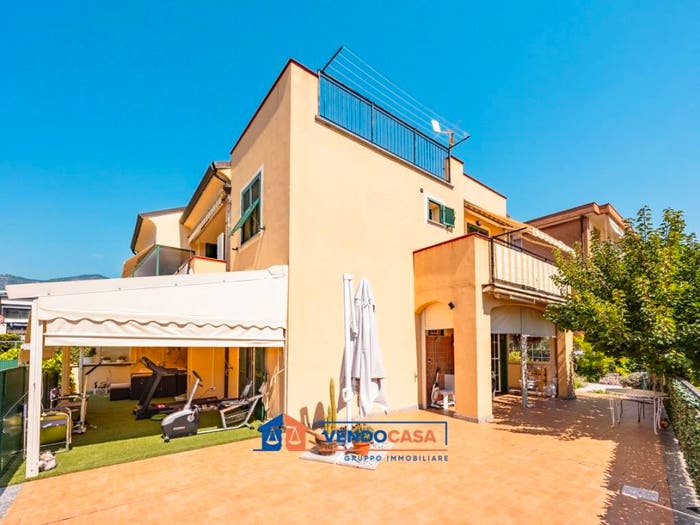 Appartamento quadrilocale in vendita in Via Giacomo Puccini, Centro, Loano