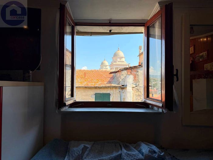 Appartamento bilocale in vendita in Via San Leonardo, Porto Maurizio, Imperia