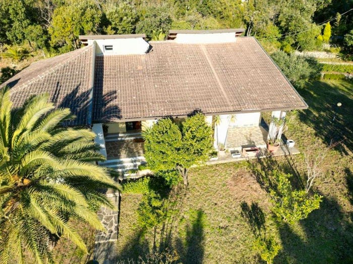 Casa con 6 locali in vendita in Deiva Marina