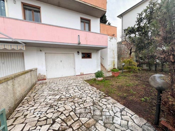 Appartamento trilocale in vendita in Centro, Bibbona