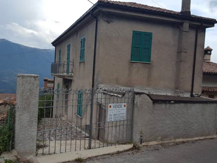 Casa quadrilocale in vendita in SR, Centro, Civitella Roveto