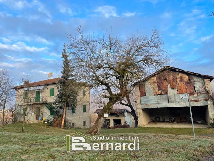 Casa con 6 locali in vendita in Via Poggio, Sestola